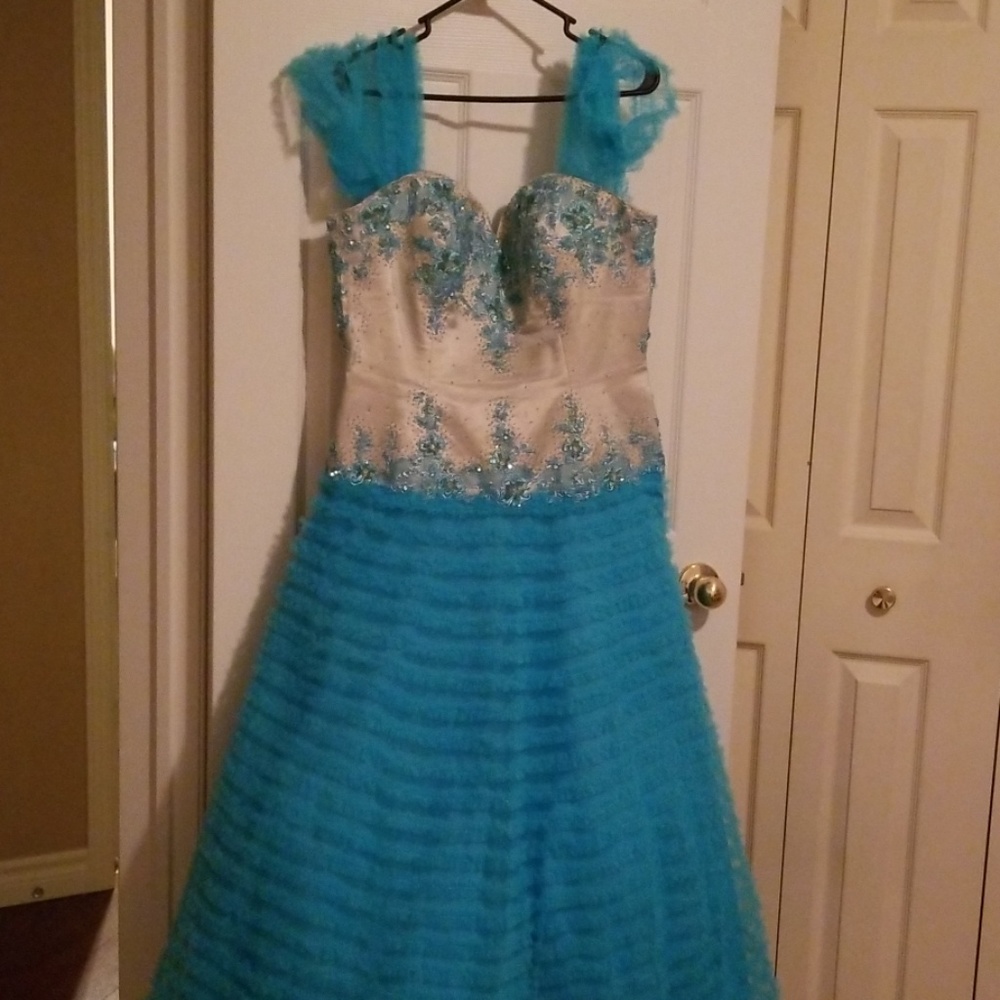Joli Prom turquoise ball gown in size 14 "Frozen"